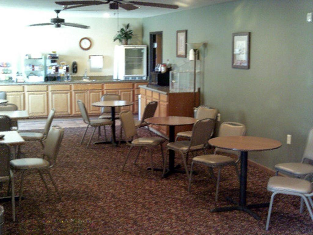 Capri Inn & Suites - Beatrice Esterno foto